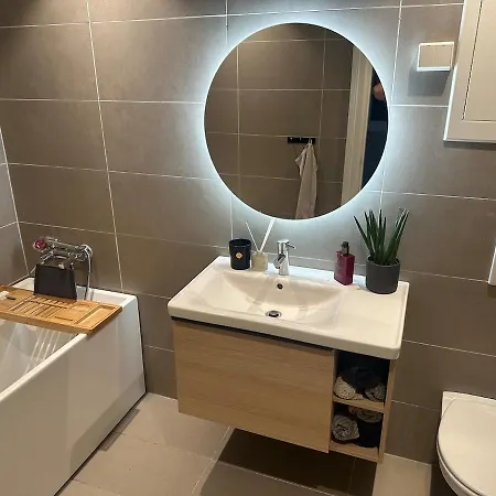 Large, Spacious Single-family With Good Views برغن