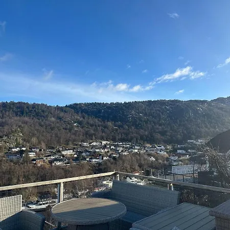 Large, Spacious Single-family With Good Views Сasa de vacaciones Bergen