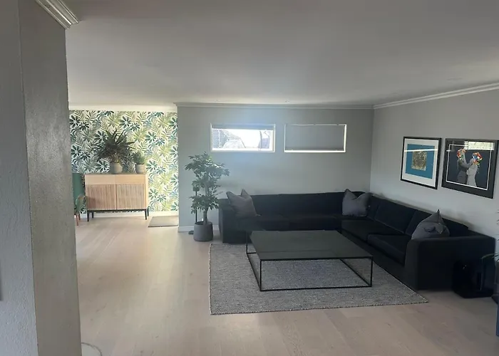 Large, Spacious Single-family With Good Views Сasa de vacaciones