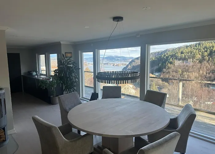 Large, Spacious Single-family With Good Views * Bergen